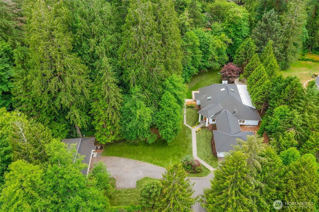 Photo of 12407 Upper Preston Road SE, Issaquah, WA 98027 (MLS # 2404313)