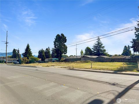Photo of 210 Gilkey Road, Burlington, WA 98233 (MLS # 2447523) Photo of 210 Gilkey Road, Burlington, WA 98233 (MLS # 2447523)