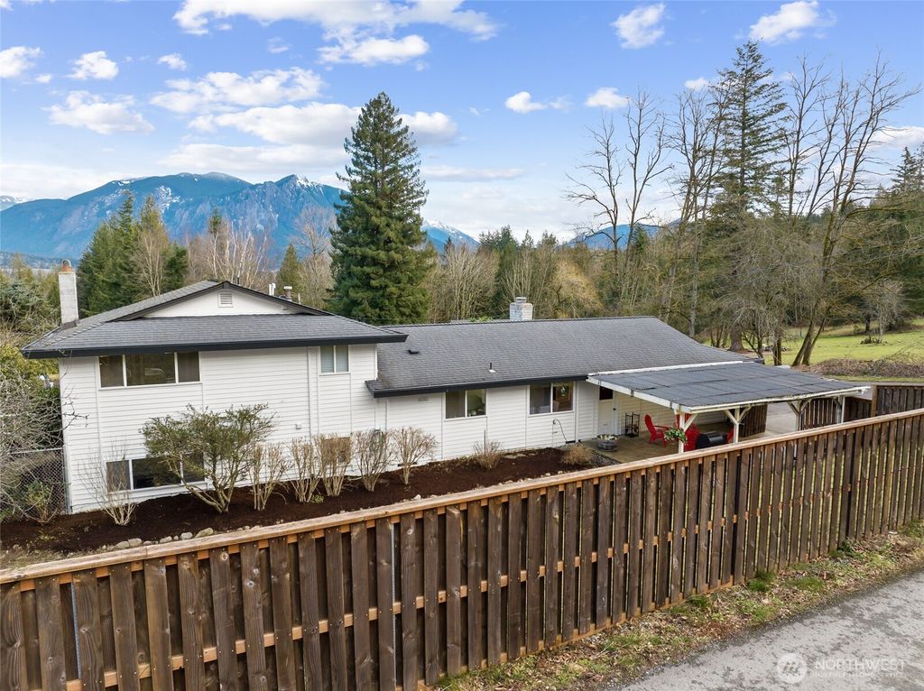 Photo of 37428 SE 86th Street, Snoqualmie, WA 98065 (MLS # 2334481)