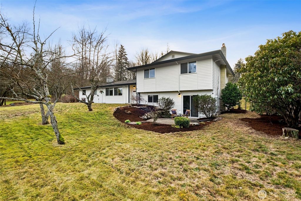 Photo of 37428 SE 86th Street, Snoqualmie, WA 98065 (MLS # 2334481)