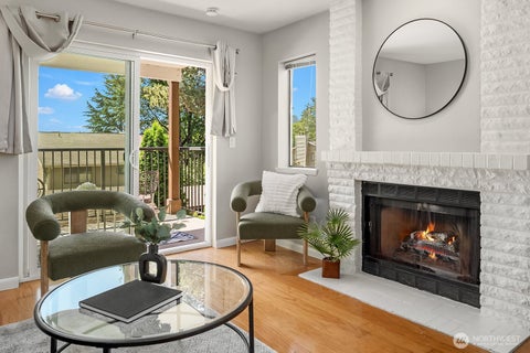 Photo of 406 10th Street #C202, Kirkland, WA 98033 (MLS # 2545937)