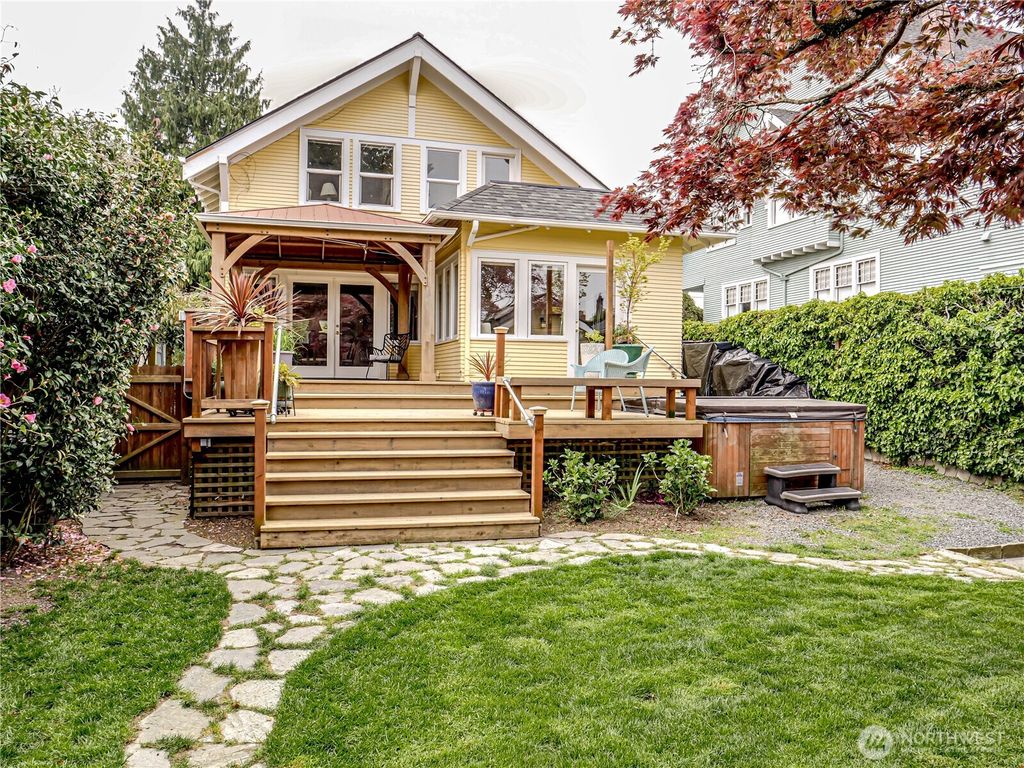 Photo of 4026 Burke Avenue N, Seattle, WA 98103 (MLS # 2510972)