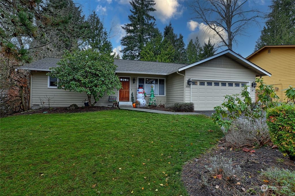 Photo of 10113 161st Place NE, Redmond, WA 98052 (MLS # 2317120)