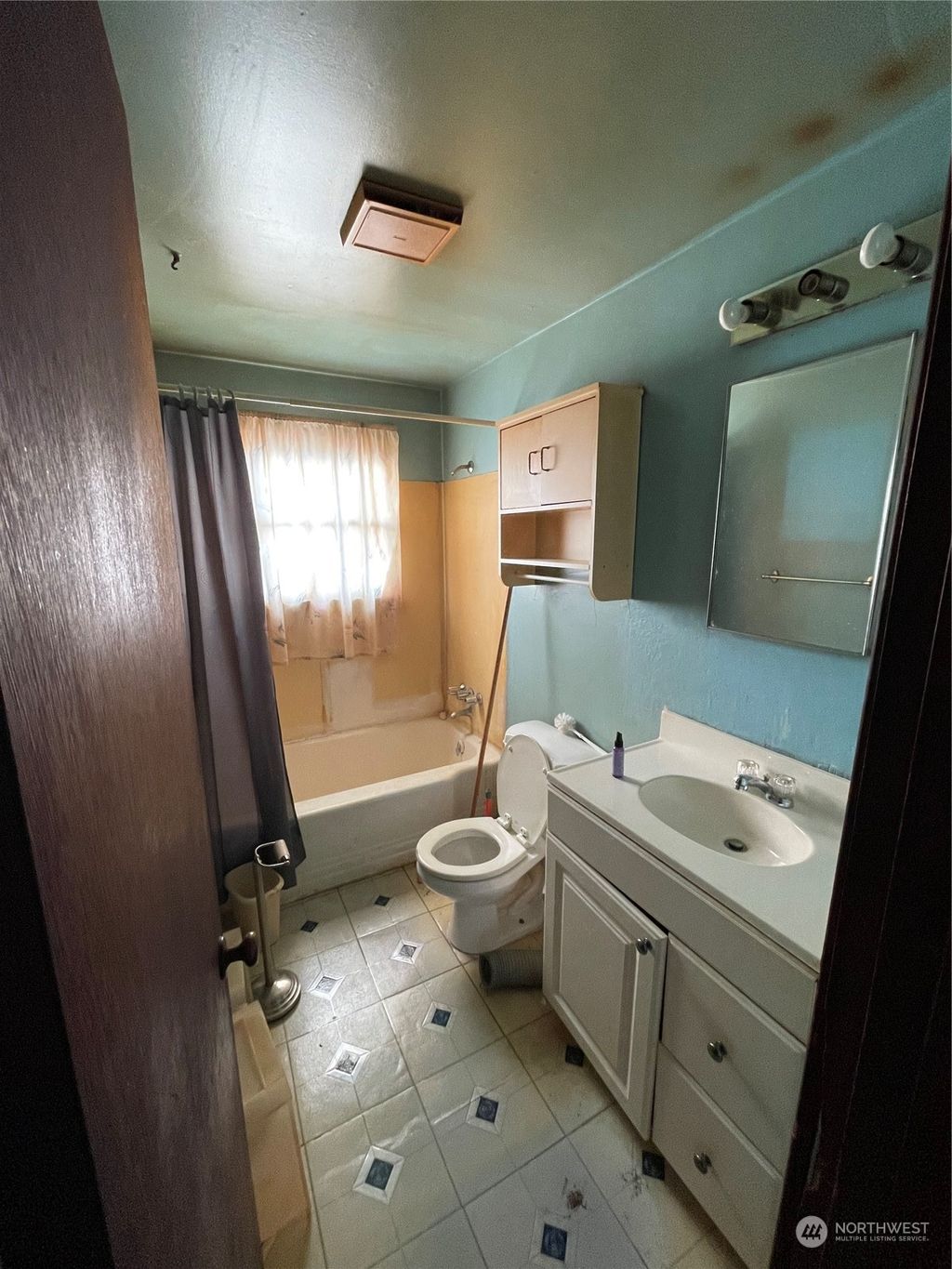 Photo of 4706 26th Avenue SW, Seattle, WA 98106 (MLS # 2023649)