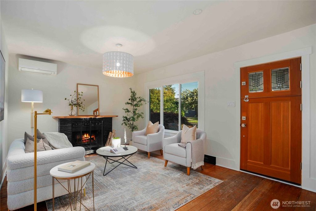 Photo of 536 N 81st Street, Seattle, WA 98103 (MLS # 2365505)