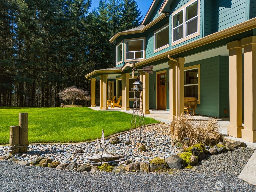Photo of 418 Shy Bear Road, Toutle, WA 98649 (MLS # 2499233)