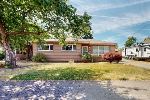 Photo of 1350 University Street, Walla Walla, WA 99362 (MLS # 2532277)