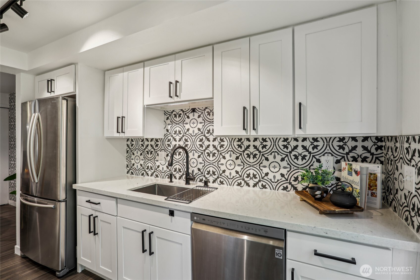 4717 W Lake Sammamish Parkway SE C202