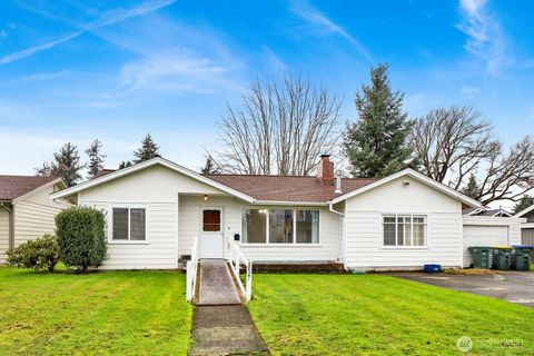 Photo of 2827 Elm Street, Bellingham, WA 98225 (MLS # 2466500)