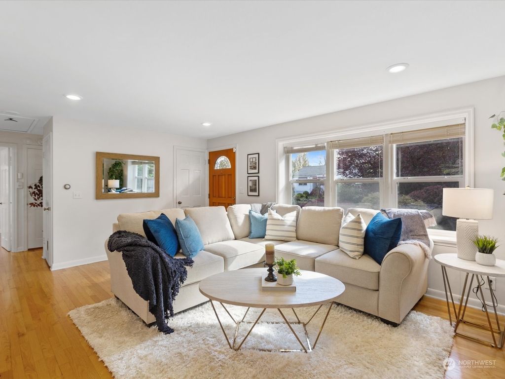 Photo of 8209 36th Avenue NE, Seattle, WA 98115 (MLS # 2225650)