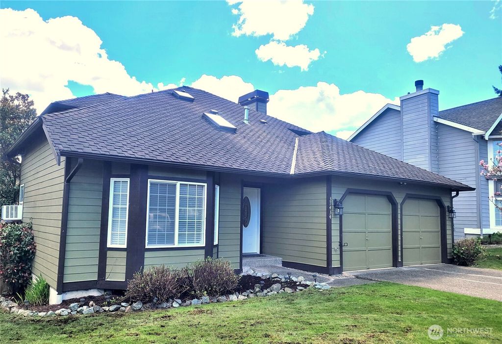 Photo of 37434 18th Ave Ave S, Federal Way, WA 98003 (MLS # 2509085)