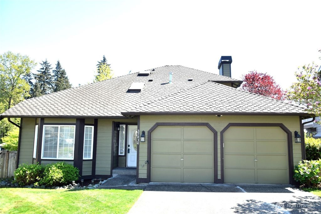 Photo of 37434 18th Ave Ave S, Federal Way, WA 98003 (MLS # 2509085)