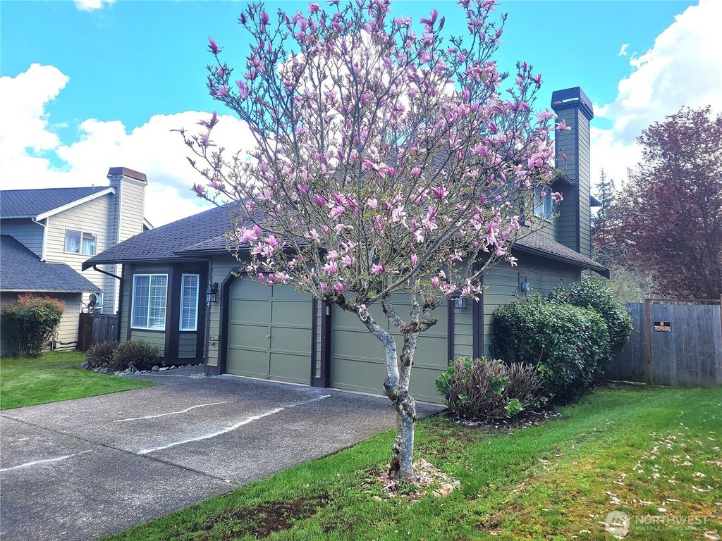 Photo of 37434 18th Ave Ave S, Federal Way, WA 98003 (MLS # 2509085)