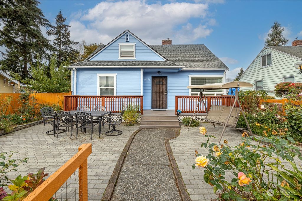 Photo of 12439 16th Avenue S, Burien, WA 98168 (MLS # 2304680)