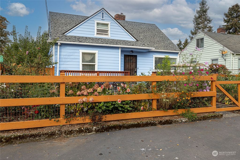 Photo of 12439 16th Avenue S, Burien, WA 98168 (MLS # 2304680)