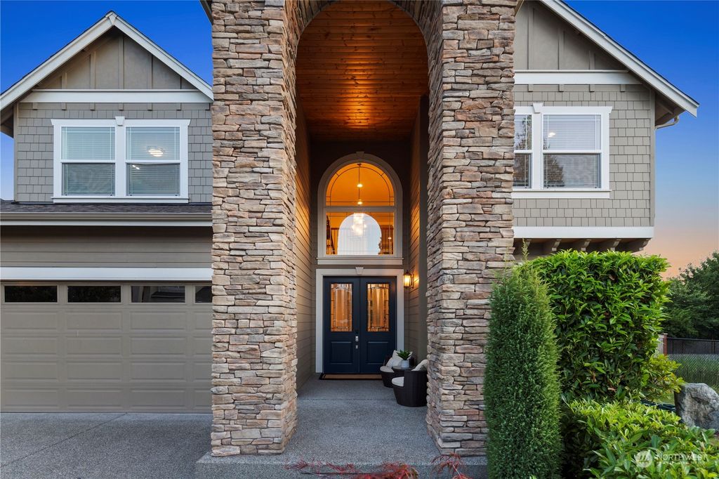 Photo of 5619 NE 2nd Court, Renton, WA 98059 (MLS # 2280878)
