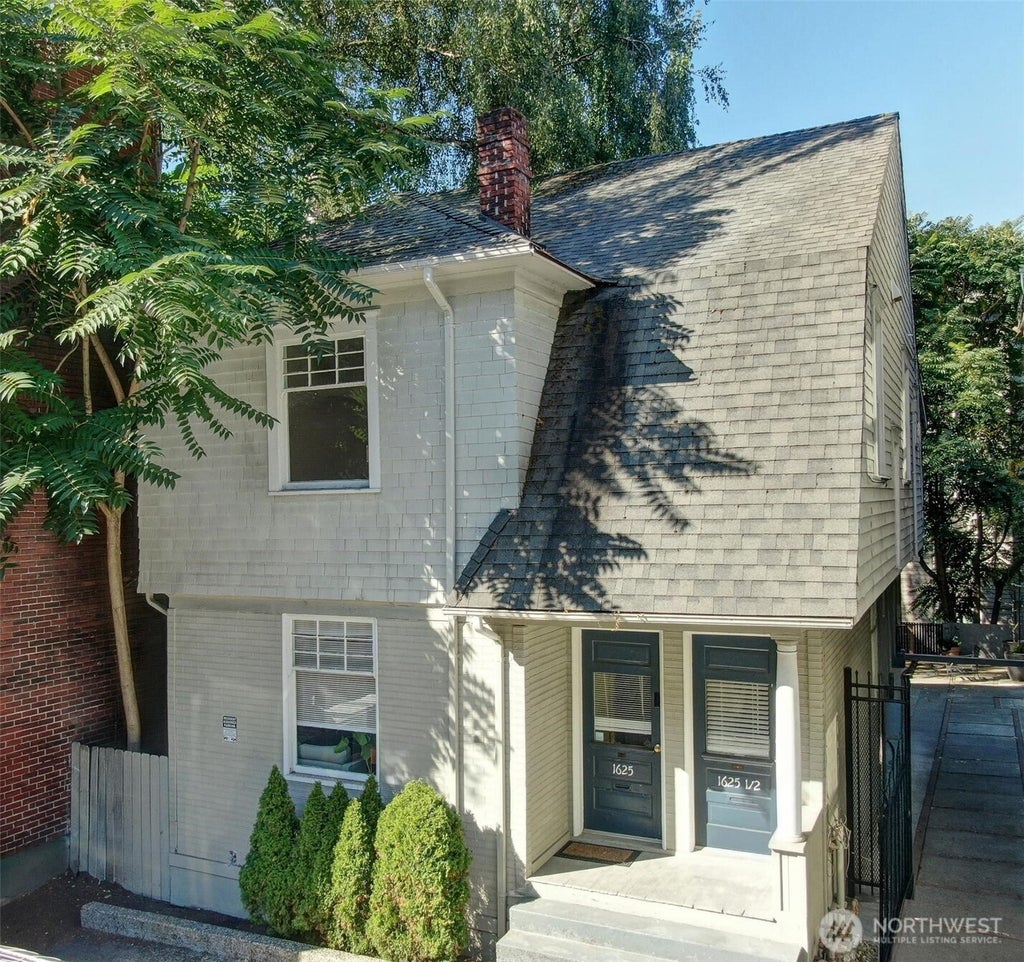 Photo of 1625 Belmont Avenue, Seattle, WA 98122 (MLS # 2585745)