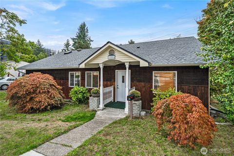 Photo of 18504 8th Avenue NE, Shoreline, WA 98155 (MLS # 2458495)