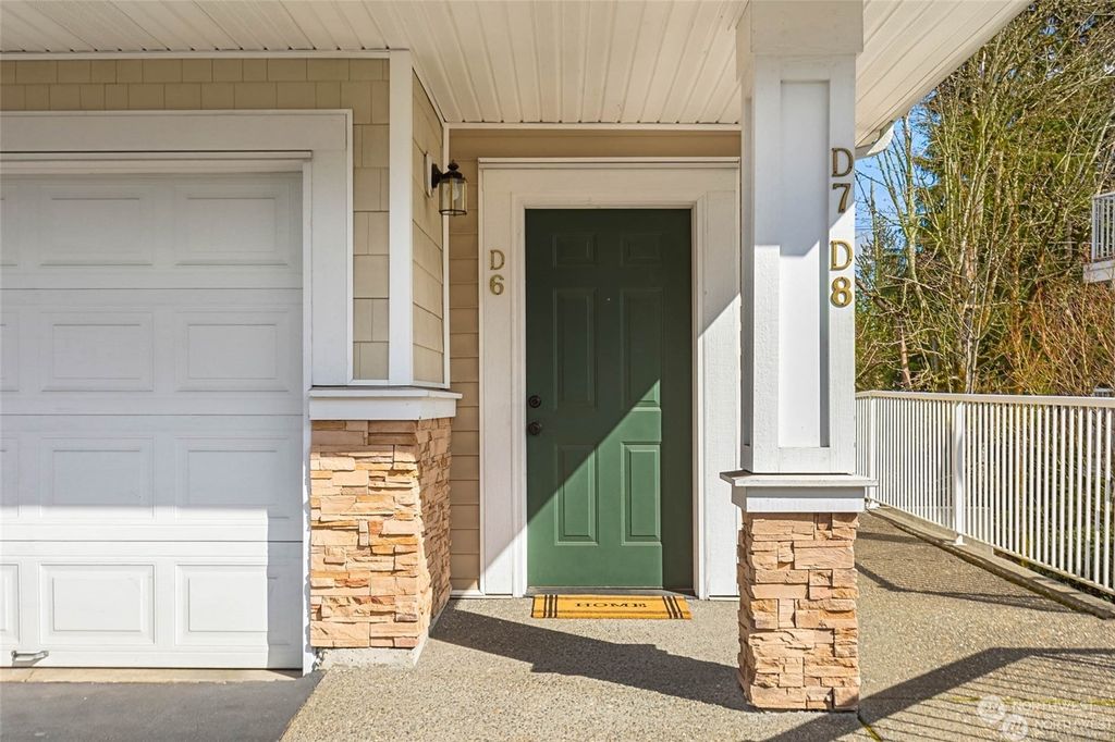 Photo of 6515 134th Place SE #D6, Snohomish, WA 98296 (MLS # 2255406)