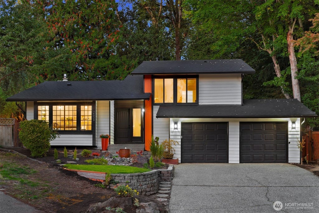 Photo of 14032 110th Place NE, Kirkland, WA 98034 (MLS # 2587299)