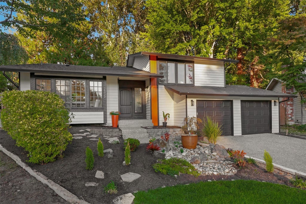 Photo of 14032 110th Place NE, Kirkland, WA 98034 (MLS # 2587299)