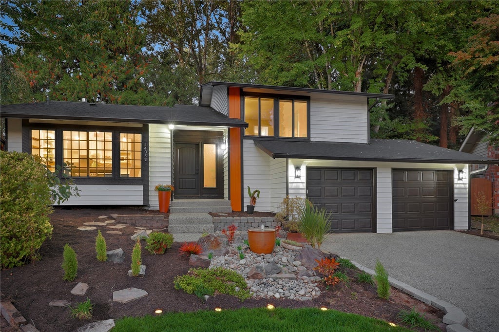 Photo of 14032 110th Place NE, Kirkland, WA 98034 (MLS # 2587299)