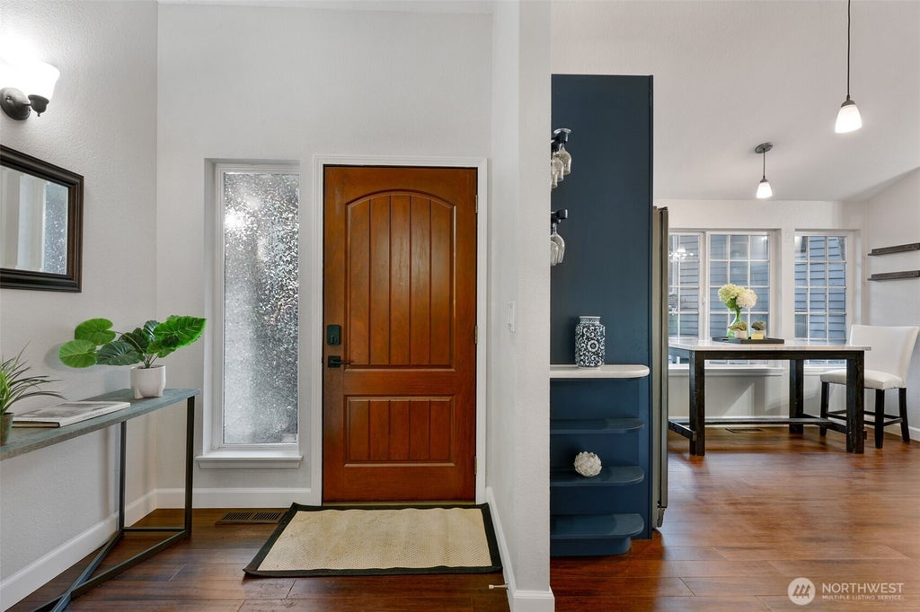 Photo of 14032 110th Place NE, Kirkland, WA 98034 (MLS # 2587299)