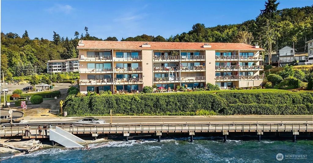 Photo of 28303 Sound View Drive S #102, Des Moines, WA 98198 (MLS # 2514030)