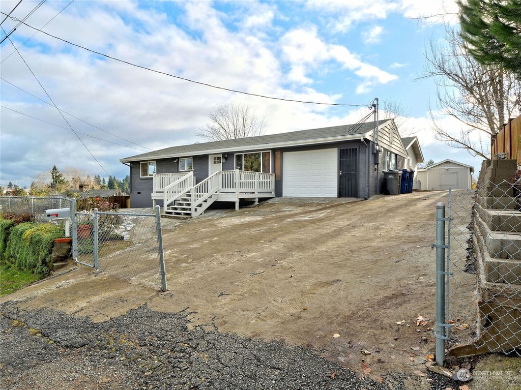 Photo of 6827 S 124th Street, Seattle, WA 98178 (MLS # 2185511)