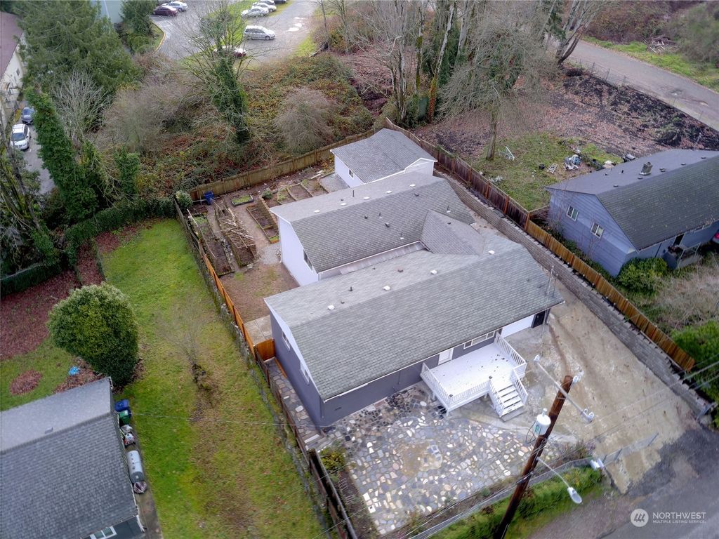 Photo of 6827 S 124th Street, Seattle, WA 98178 (MLS # 2185511)