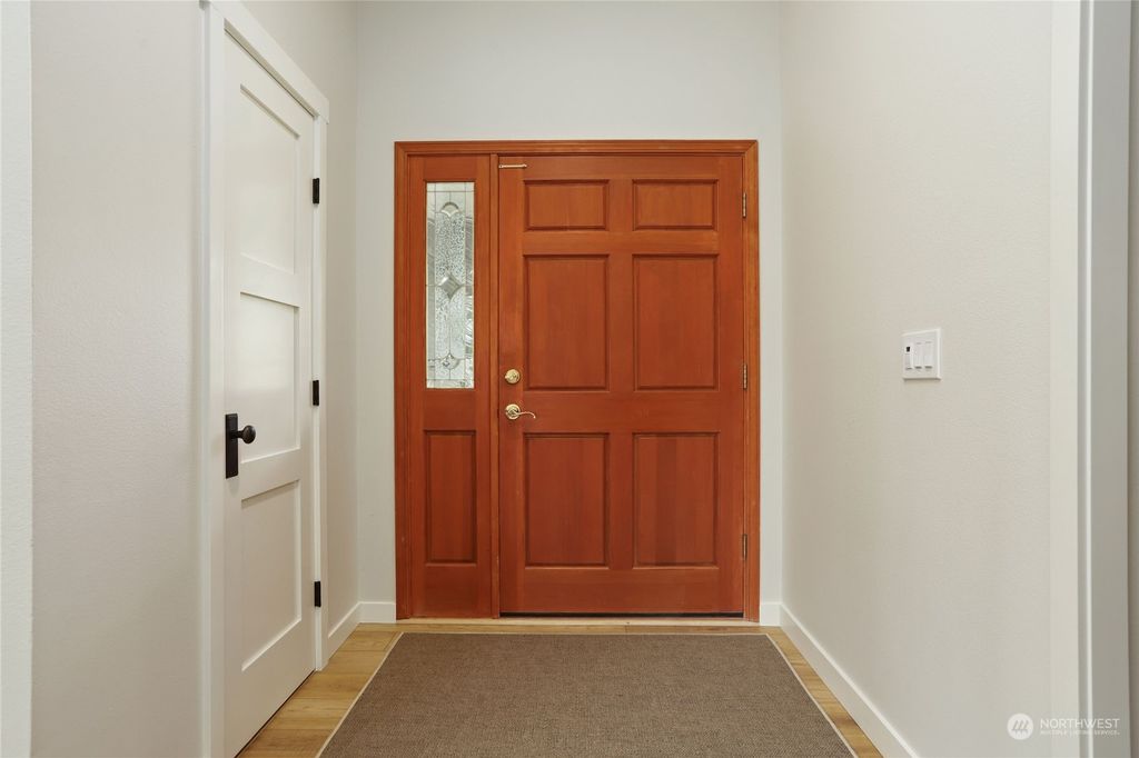 Photo of 13814 125th Avenue NE, Kirkland, WA 98034 (MLS # 2136682)