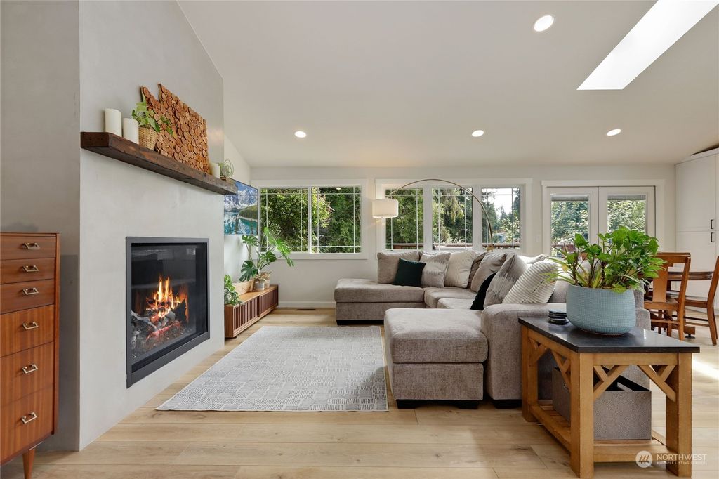 Photo of 13814 125th Avenue NE, Kirkland, WA 98034 (MLS # 2136682)