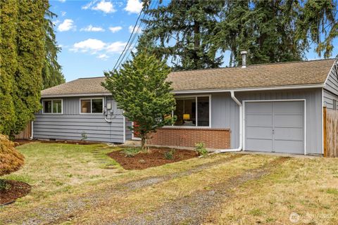 Photo of 20431 W 20th Place, Lynnwood, WA 98036 (MLS # 2440588)