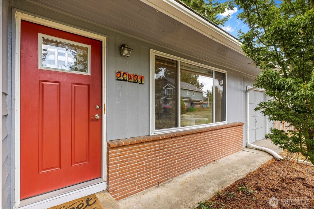 Photo of 20431 W 20th Place, Lynnwood, WA 98036 (MLS # 2440588)