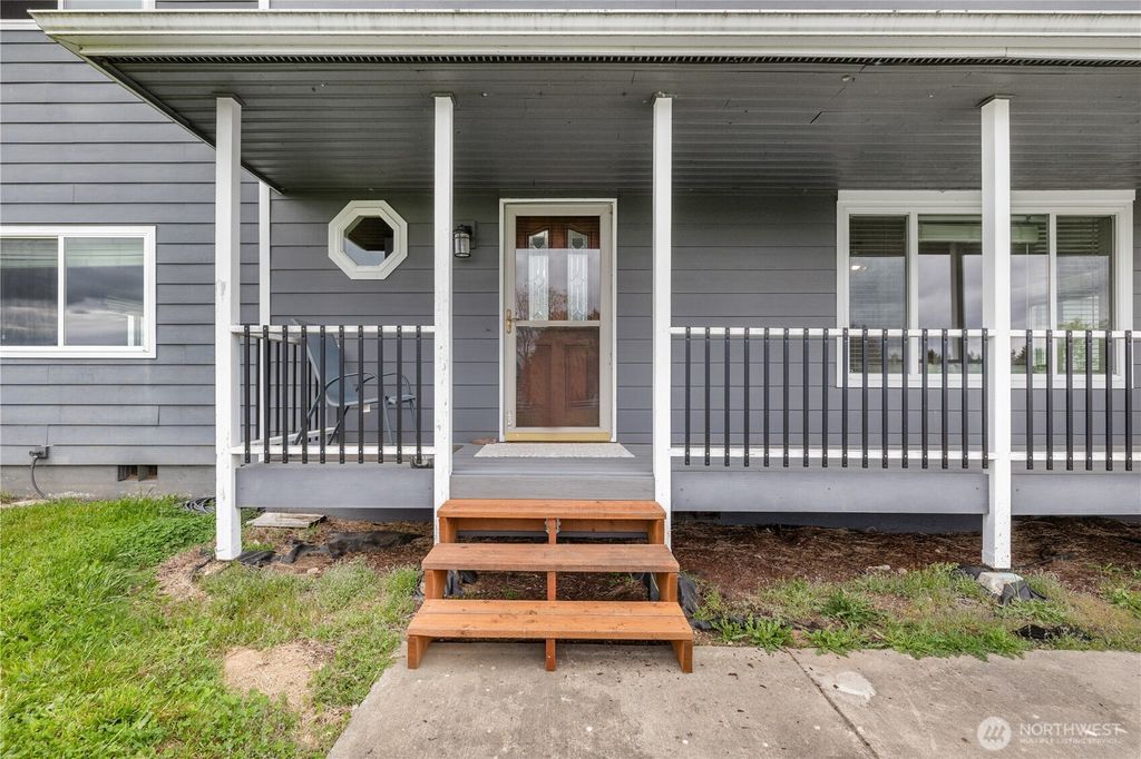 Photo of 7423 147th Avenue SE, Snohomish, WA 98290 (MLS # 2526515)