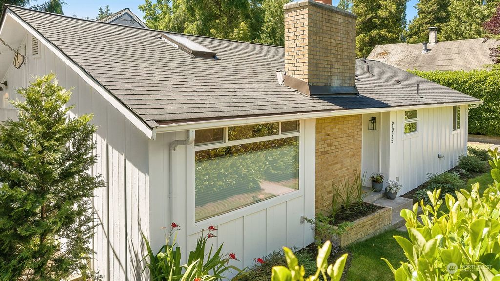 Photo of 9025 32nd Avenue NE, Seattle, WA 98115 (MLS # 2139316)