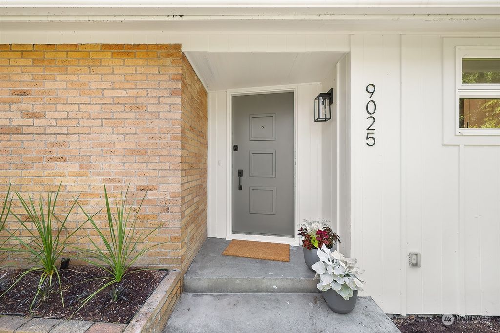 Photo of 9025 32nd Avenue NE, Seattle, WA 98115 (MLS # 2139316)