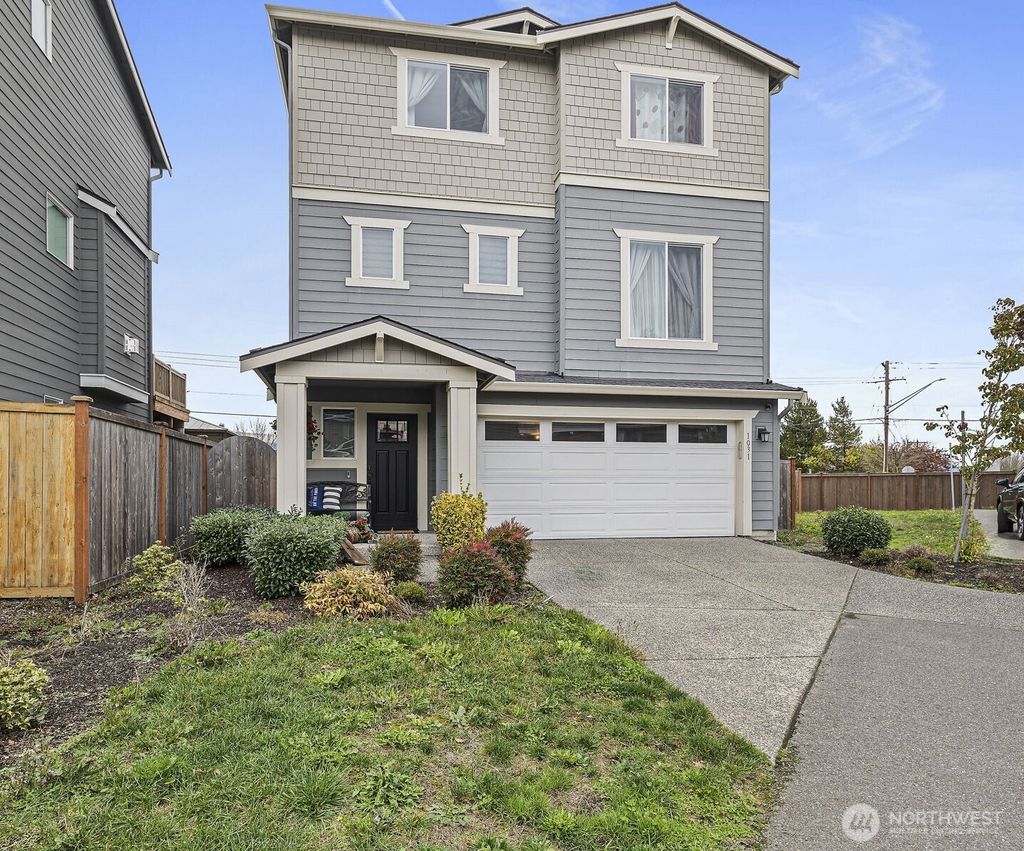 Photo of 1031 133RD Place SW #8, Everett, WA 98204 (MLS # 2451585)
