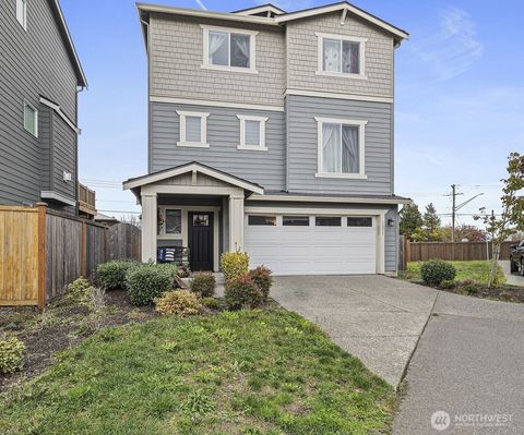 Photo of 1031 133RD Place SW #8, Everett, WA 98204 (MLS # 2451585)