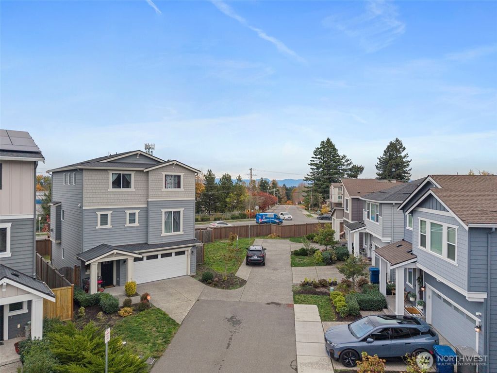 Photo of 1031 133RD Place SW #8, Everett, WA 98204 (MLS # 2451585)