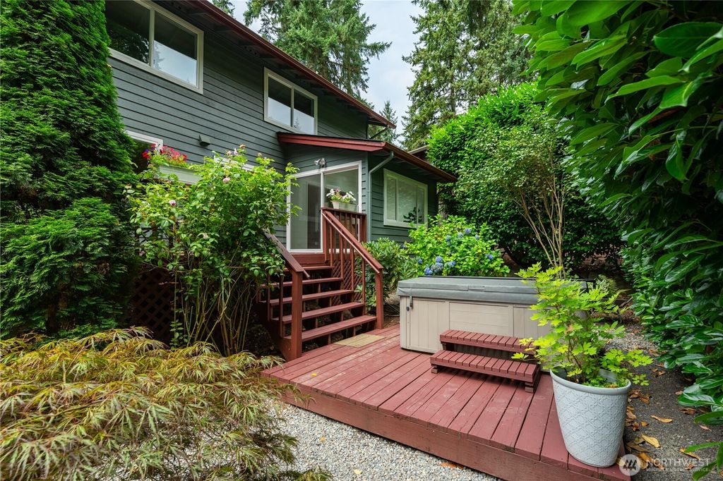 Photo of 9216 120th Avenue SE, Newcastle, WA 98056 (MLS # 2388573)