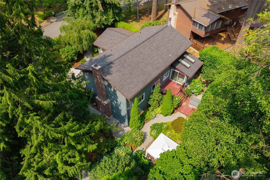 Photo of 9216 120th Avenue SE, Newcastle, WA 98056 (MLS # 2388573)