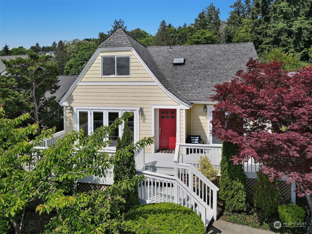 Photo of 407 35th Avenue S, Seattle, WA 98144 (MLS # 2129128)