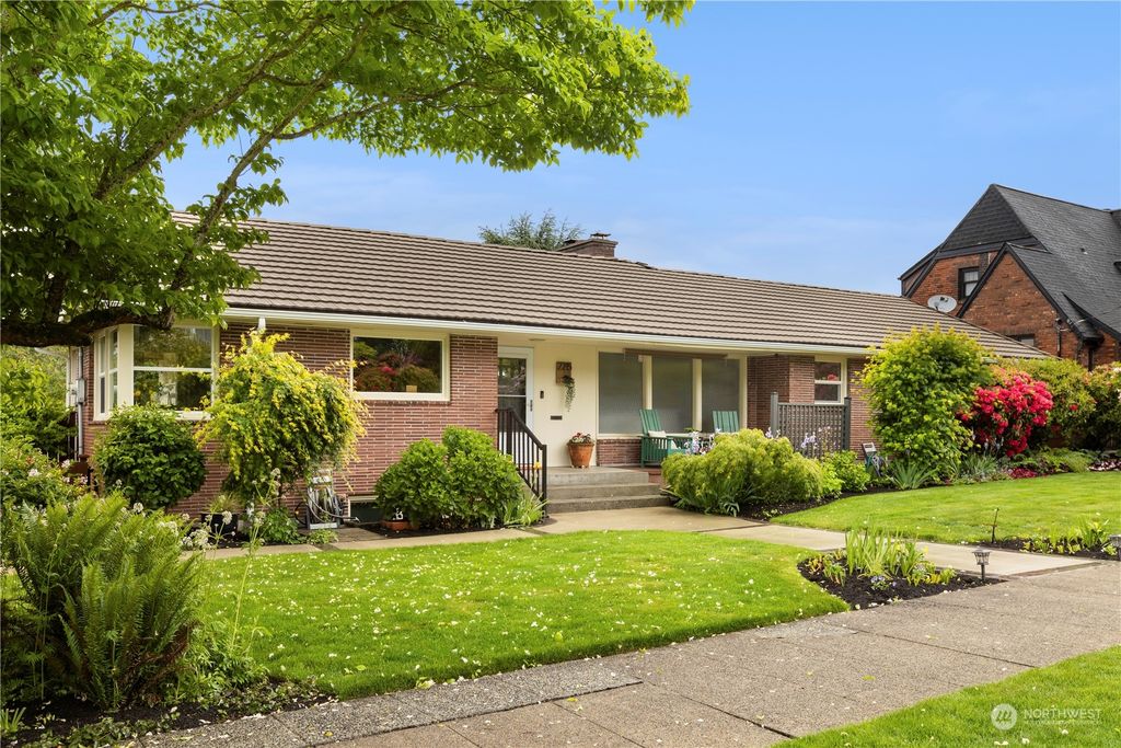 Photo of 2215 47th Avenue SW, Seattle, WA 98116 (MLS # 2241562)