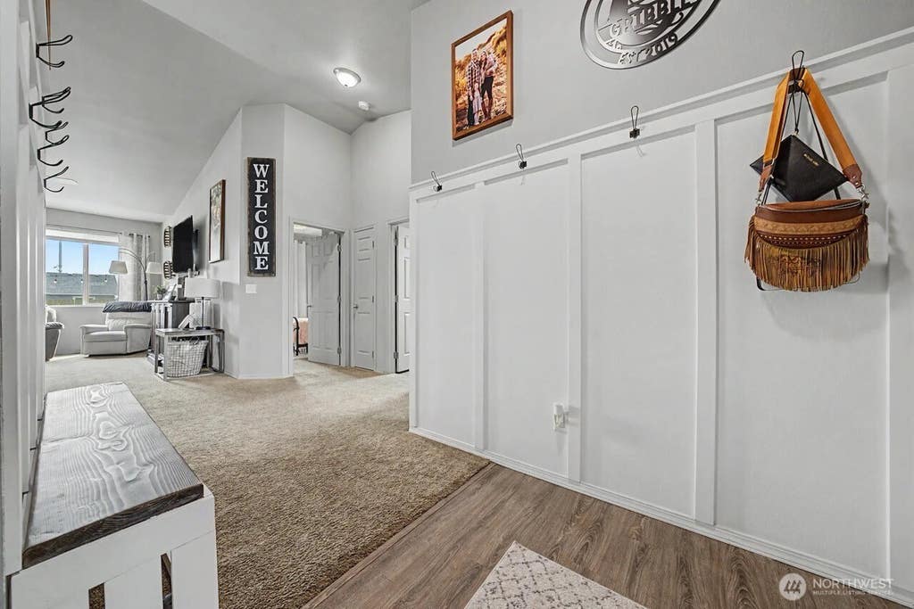 Photo of 18 Linda Ridge Loop, Ephrata, WA 98823 (MLS # 2562780)