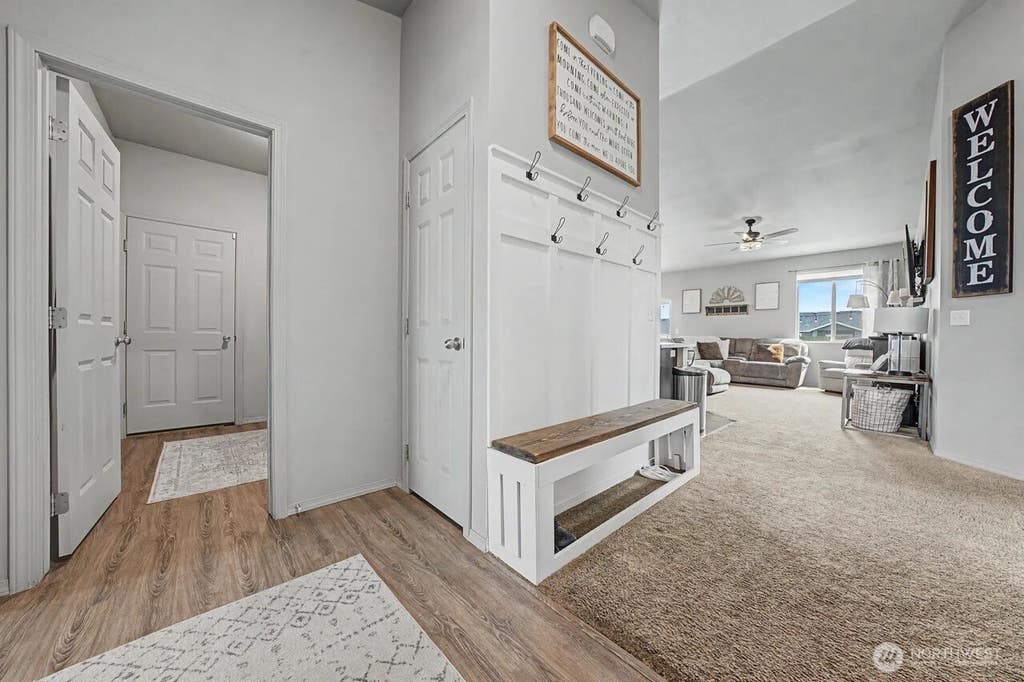 Photo of 18 Linda Ridge Loop, Ephrata, WA 98823 (MLS # 2562780)