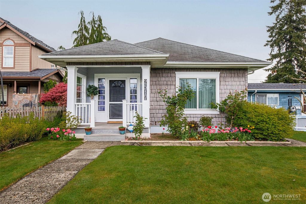 Photo of 2517 State Street, Everett, WA 98201 (MLS # 2356272)