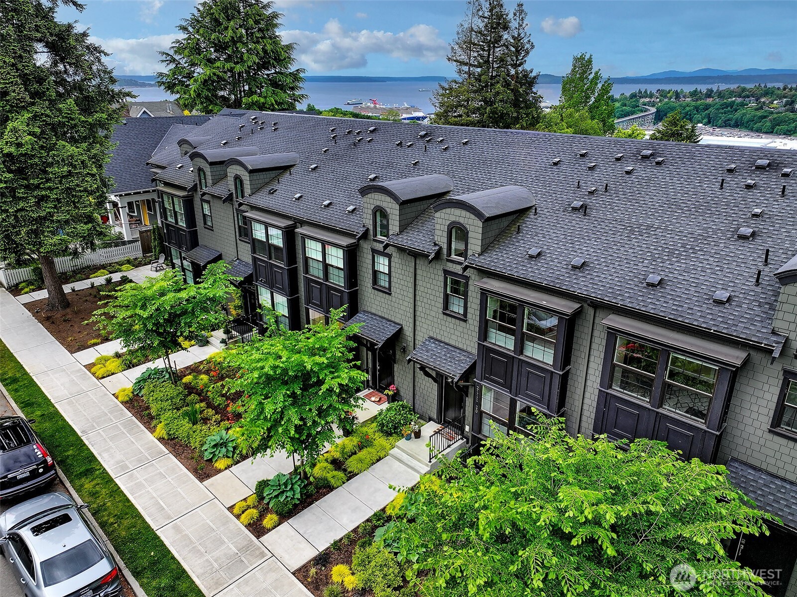 2111 9th Avenue W 20