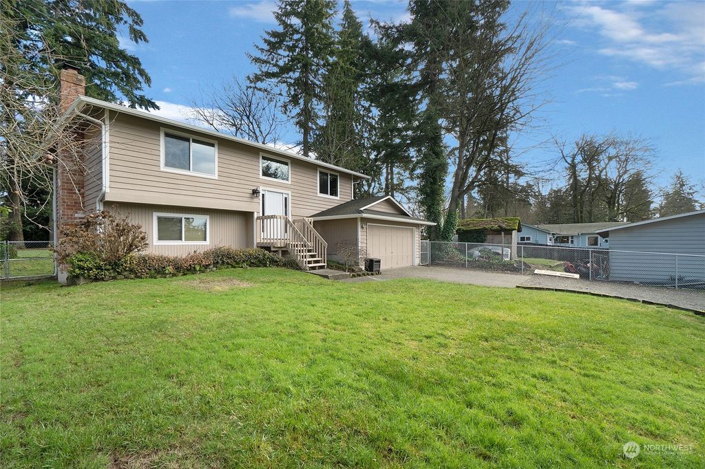 Photo of 33708 53rd Avenue S, Auburn, WA 98001 (MLS # 2028295)