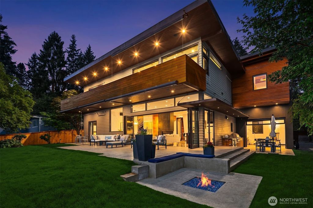Photo of 10314 SE 25th Street, Bellevue, WA 98004 (MLS # 2429870)